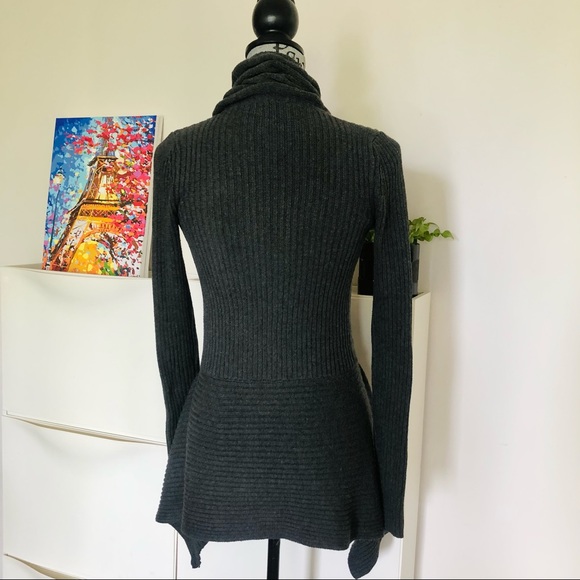 Stretchable Open Front Shaped Knit Cardigan - Picture 12 of 13